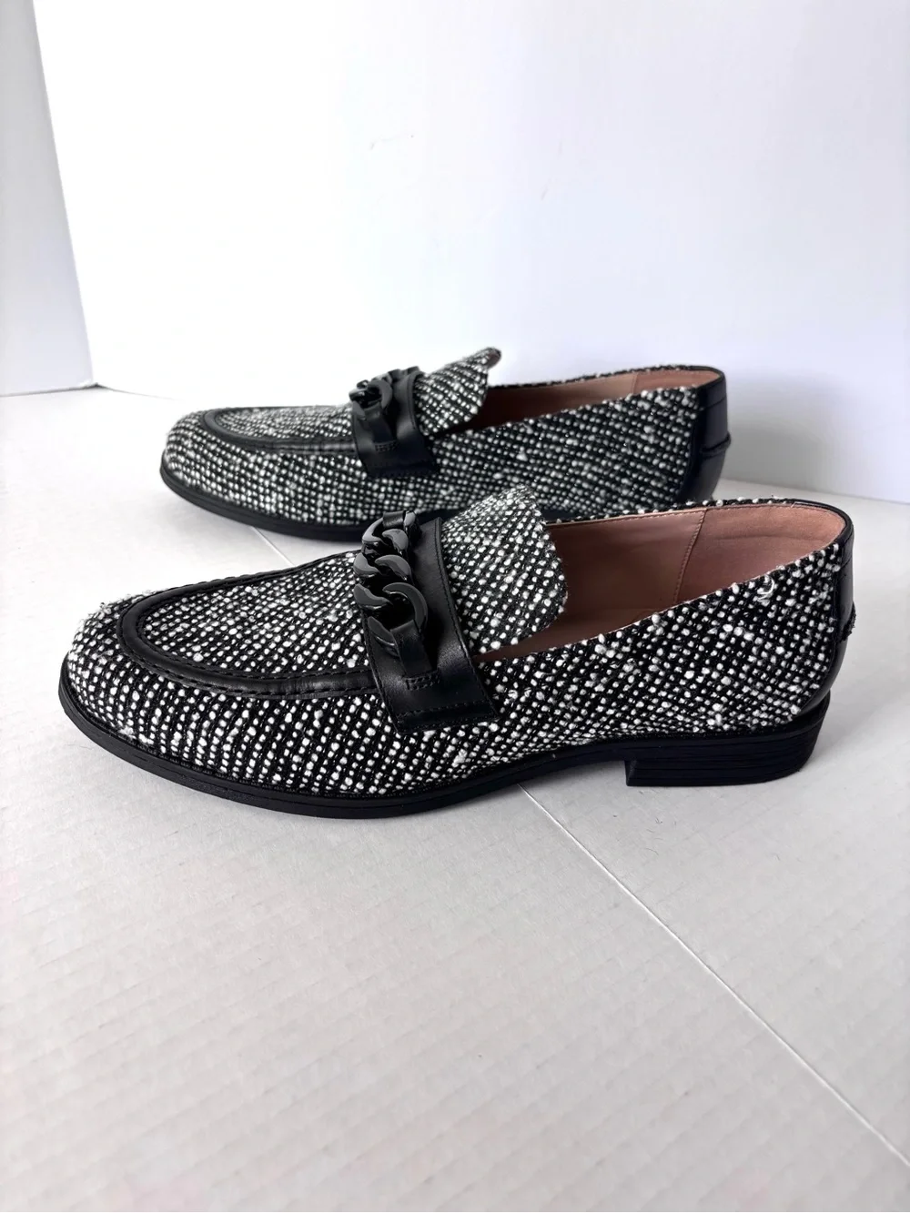 COLE HAAN Stassi Chain Loafers Black White Boucle Women’s Size 9 LIKE NEW